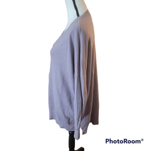 Dreamers Long Sleeved Sweater with Round Neck.  Size M/L. - Picture 4 of 9